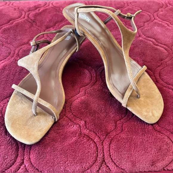 SUEDE KITTEN HEEL SANDALS, Size 39(8.5) - Picture 7 of 12